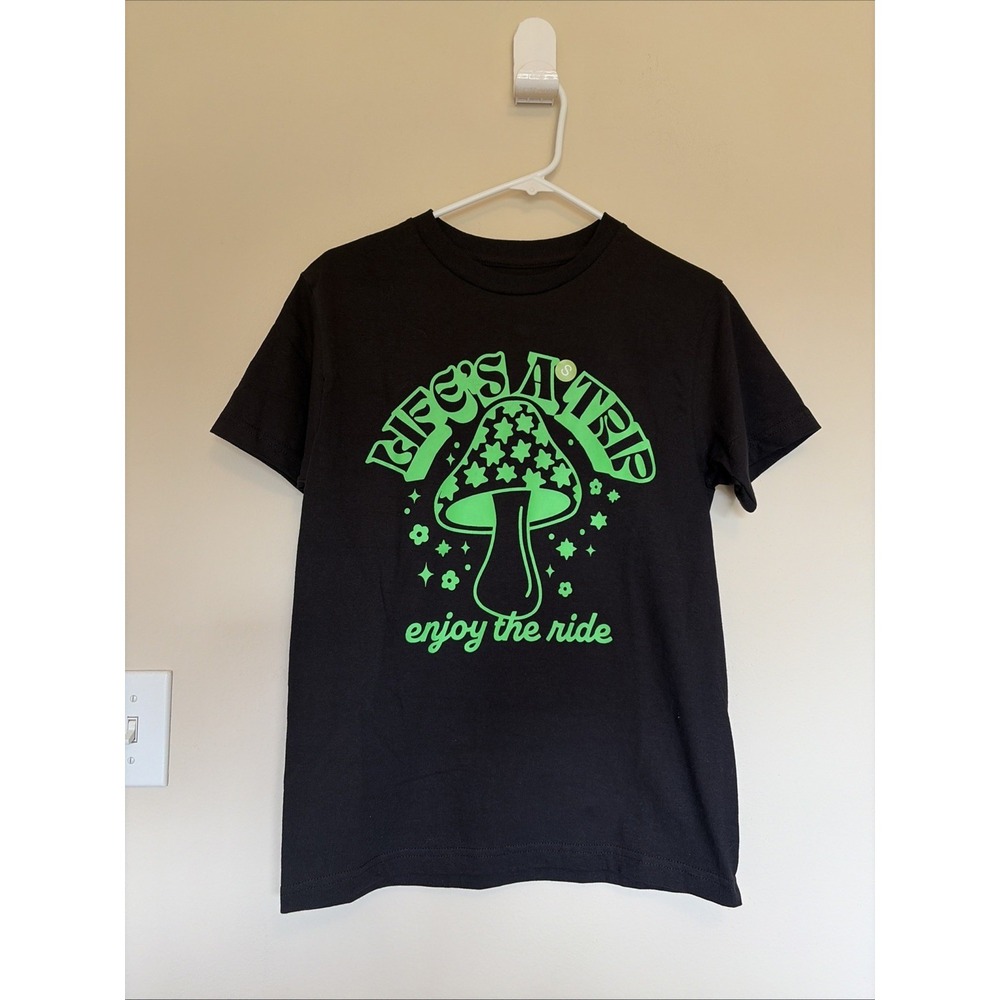 Naked‎ Eye Studio Black Crewneck LIFES A TRIP Neon Glow Mushroom Tee Shirt Small